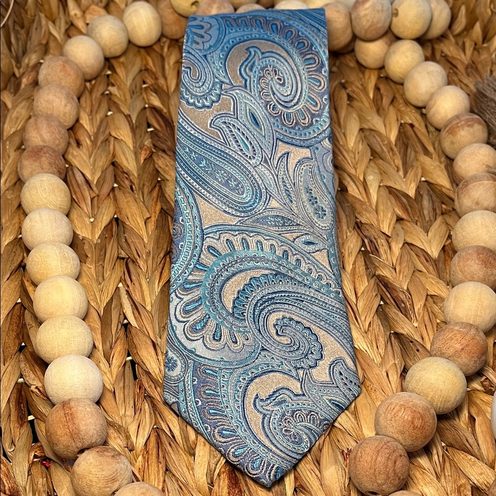 Geoffrey Beene Blue and Tan Paisley Silk Tie